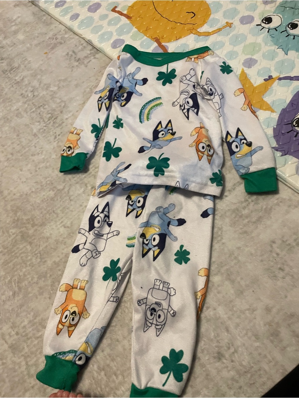 Kids White & Green Cartoon Dog Pajama Set